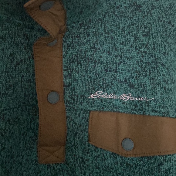 Eddie bauer dark green jacket with 3/4 buttons and front pocket - Picture 2 of 5